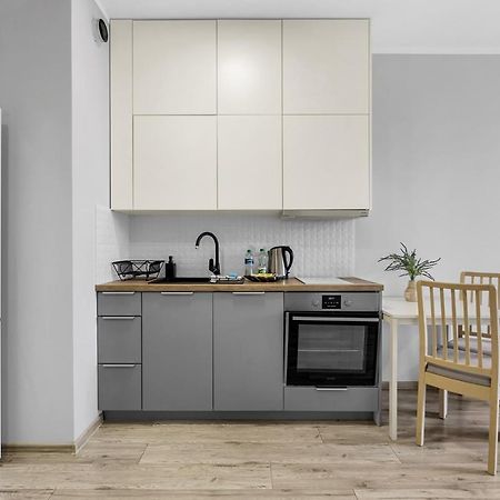 Wlochy Klinkierowa Comfort Apartment Varsovia Exterior foto