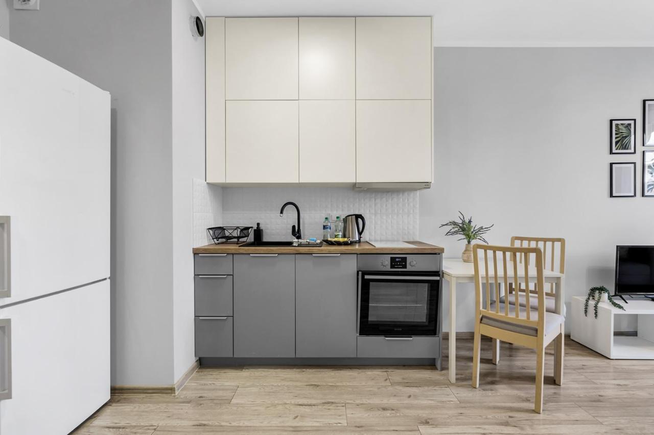 Wlochy Klinkierowa Comfort Apartment Varsovia Exterior foto